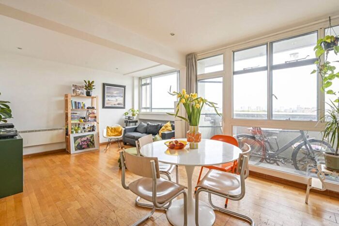 2 Bedroom Flat For Sale In Keeling House, , Bethnal Green, London, E2