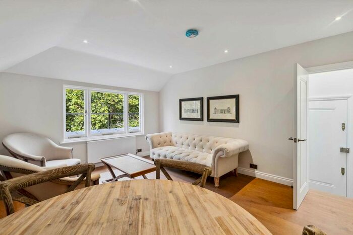 2 Bedroom Flat To Rent In Ennismore Gardens, Knightsbridge, London, SW7