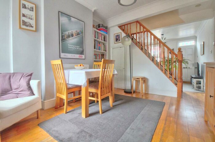 2 Bedroom End Of Terrace House For Sale In St. Pauls Road, Luton, LU1