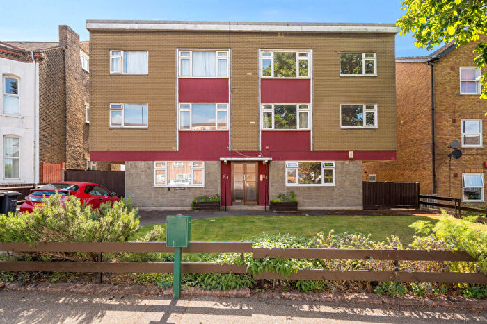 1 Bedroom Flat To Rent In Burnt Ash Hill, London, SE12