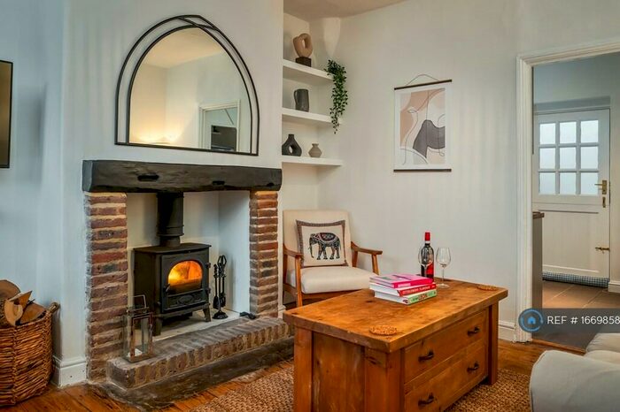 2 Bedroom Terraced House To Rent In Mayfield Grove, Harrogate, HG1