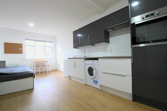Studio To Rent In Mavros House, Vale Road, N4