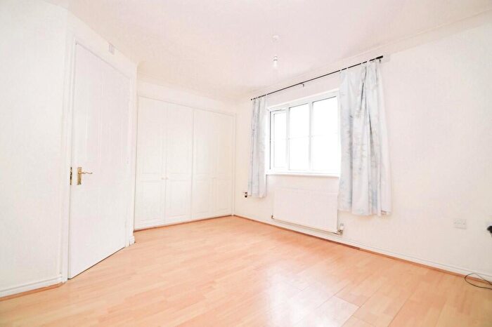 1 Bedroom Terraced House To Rent In Fairway Drive, London, SE28