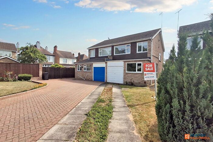 3 Bedroom Semi-Detached House For Sale In St Marys Close, Peterborough, PE1
