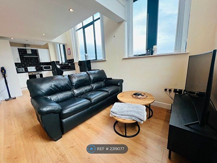 2 Bedroom Flat To Rent In Richardshaw Lane, Pudsey, LS28