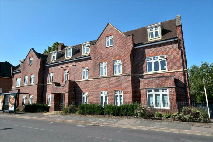 2 Bedroom Apartment To Rent In High Road, Byfleet, KT14