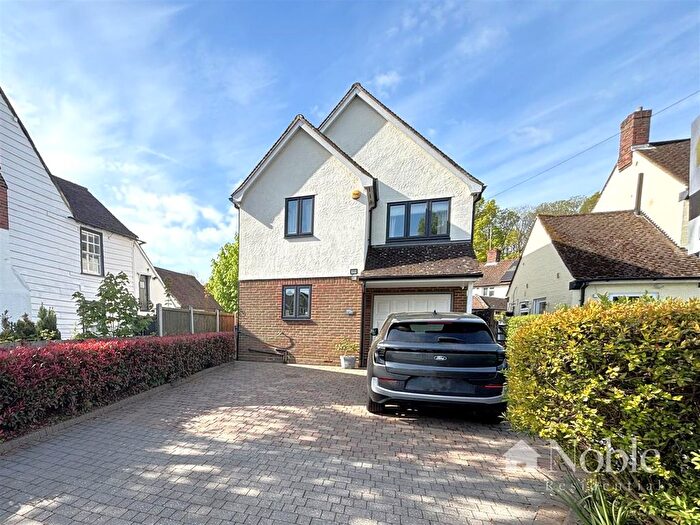 4 Bedroom Detached House For Sale In Brentwood Road, Herongate, Brentwood, CM13