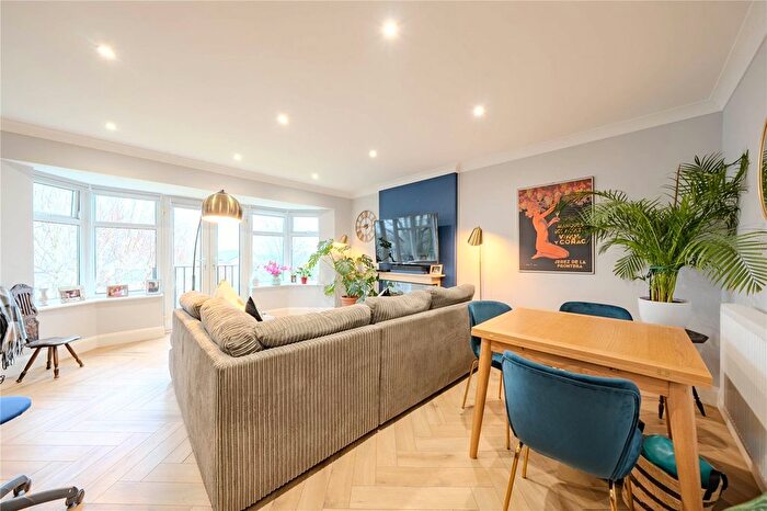 2 Bedroom Flat For Sale In Flat, The Drive, Alwoodley, Leeds, LS17