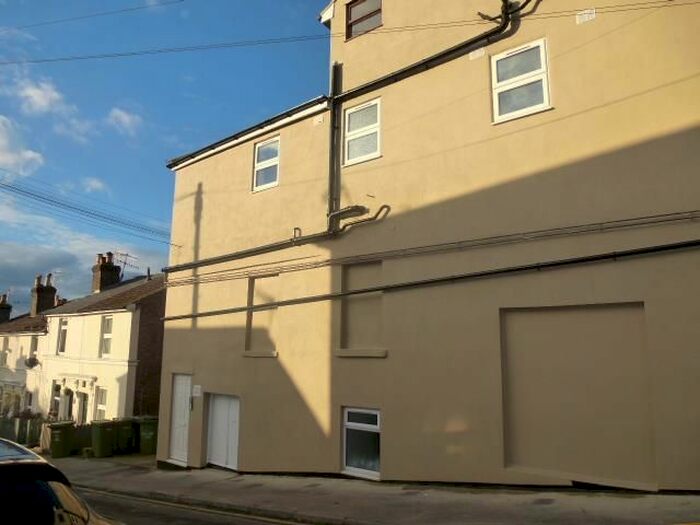 1 Bedroom Flat To Rent In Kirkdale Road, Tunbridge Wells TN1