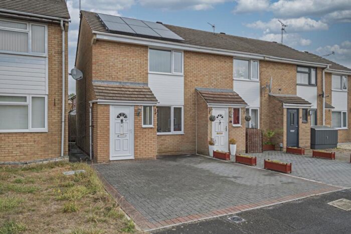 2 Bedroom End Of Terrace House For Sale In Monteagle Close, Swindon, SN5