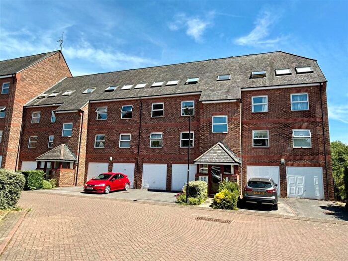 2 Bedroom Flat For Sale In Whitecross Gardens, Huntington Road, YO31