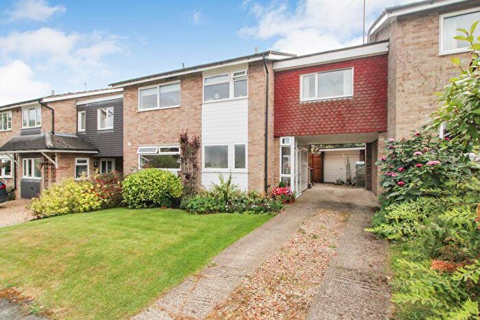 4 Bedroom Link Detached House For Sale In Marriotts Close, Felmersham, MK43