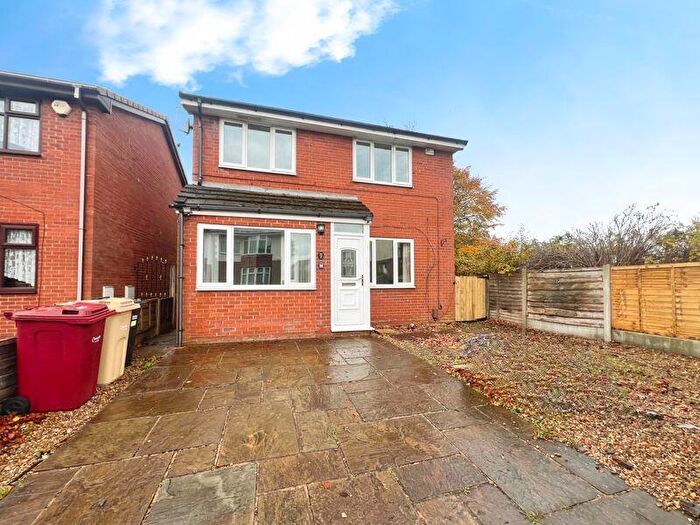 4 Bedroom Detached House To Rent In Roscow Avenue, Breightmet, Bolton, BL2