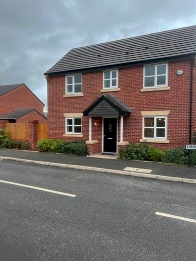 3 Bedroom Detached House To Rent In Crompton Gardens, Bolton, BL1