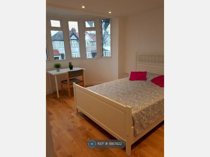 3 Bedroom Maisonette To Rent In Clitheroe Avenue, Harrow, HA2