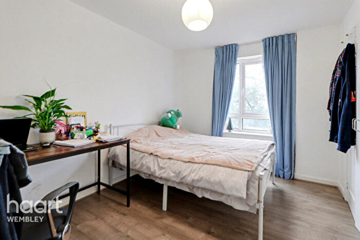 2 Bedroom Flat For Sale In Forty Lane, Wembley, HA9