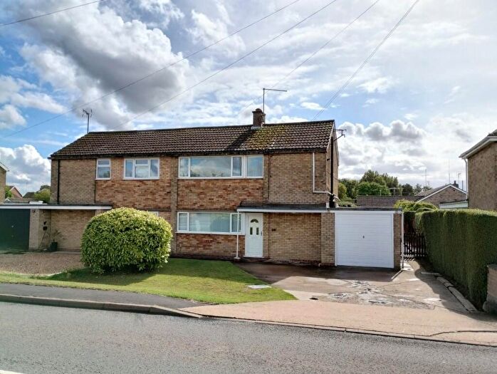 3 Bedroom Semi-Detached House To Rent In Hawthorn Bank, Spalding, PE11