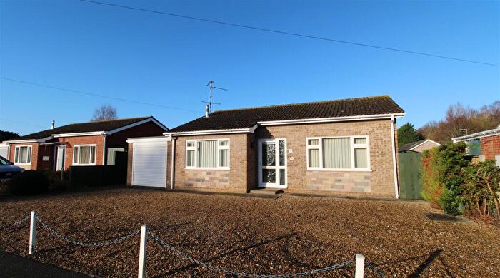 2 Bedroom Detached Bungalow For Sale In York Ride, Long Sutton, PE12
