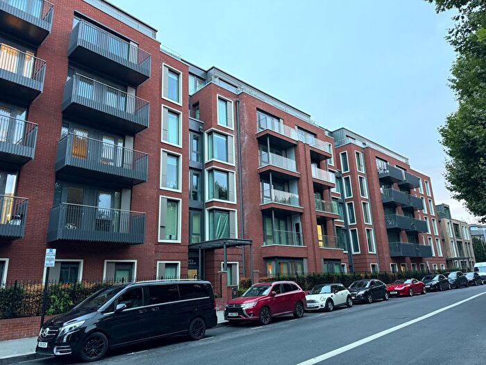 2 Bedroom Flat To Rent In Glenthorne Road, Hammersmith, London, W6