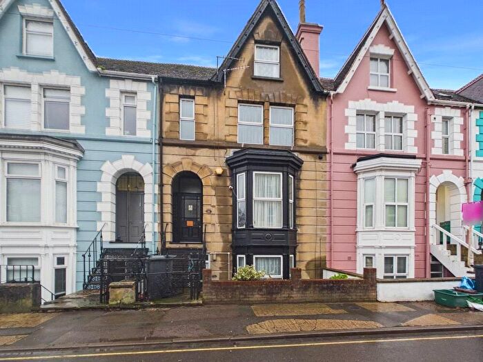 6 Bedroom Terraced House For Sale In Arthur Street, Gloucester, Gloucestershire, GL1