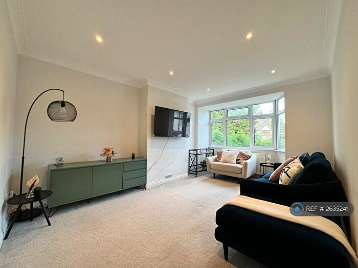 2 Bedroom Maisonette To Rent In Grosvenor Road, London, N3