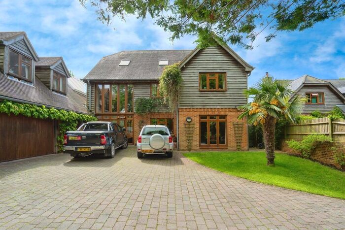 6 Bedroom Detached House For Sale In Wellgreen Lane, Kingston, Lewes, BN7