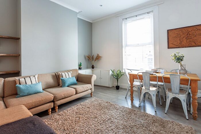 5 Bedroom Terraced House To Rent In Sutton Street, Durham, DH1