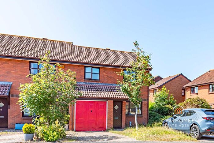 3 Bedroom End Of Terrace House For Sale In Waldren Close, Poole, BH15