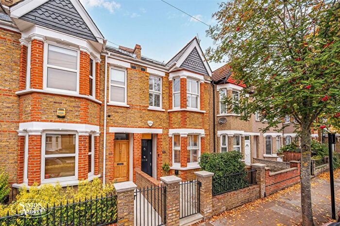 4 Bedroom Terraced House For Sale In Grosvenor Road, Hanwell, W7