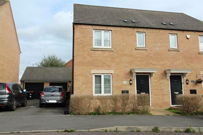 3 Bedroom Semi-Detached House To Rent In Portland Court, Oakridge Park, Milton Keynes, MK14