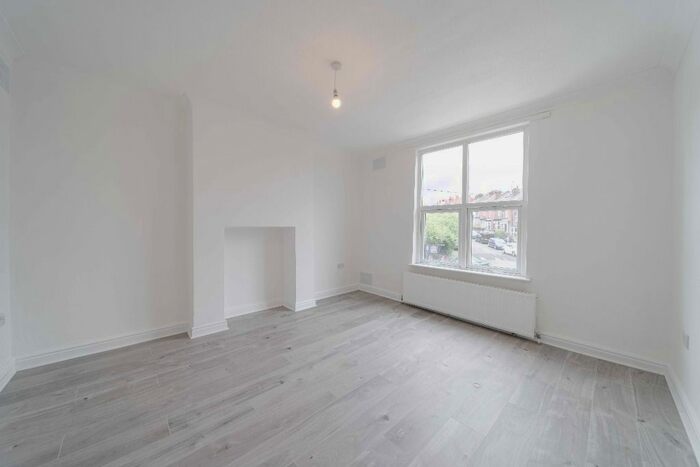 3 Bedroom Flat To Rent In South View Road, Sheffield, S7