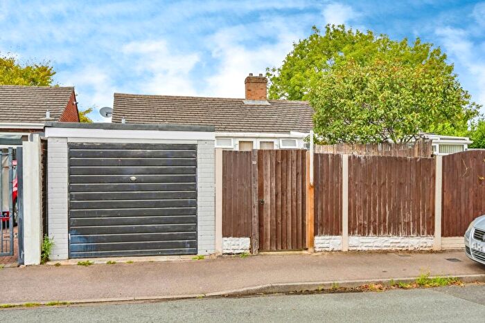 2 Bedroom Bungalow For Sale In Elm Tree Walk, Tamworth, Staffordshire, B79