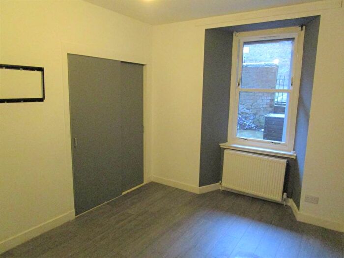 3 Bedroom Flat To Rent In Lyon Street, Dundee, DD4