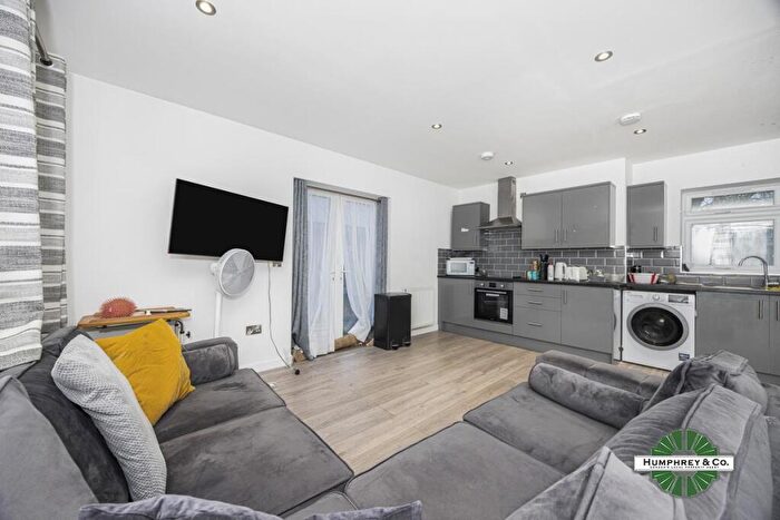 4 Bedroom House To Rent In Grove Road, London, E4