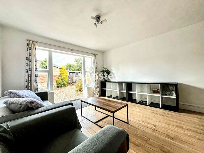 5 Bedroom Detached House To Rent In Morris Road, Southampton, SO15