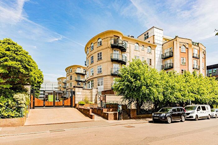 2 Bedroom Flat To Rent In Worple Road, Wimbledon, SW19