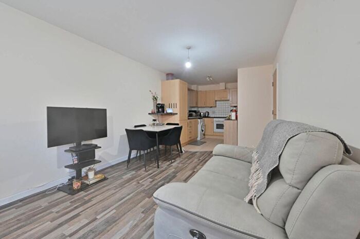 2 Bedroom Flat To Rent In Brookfield House, Hemel Hempstead, HP2