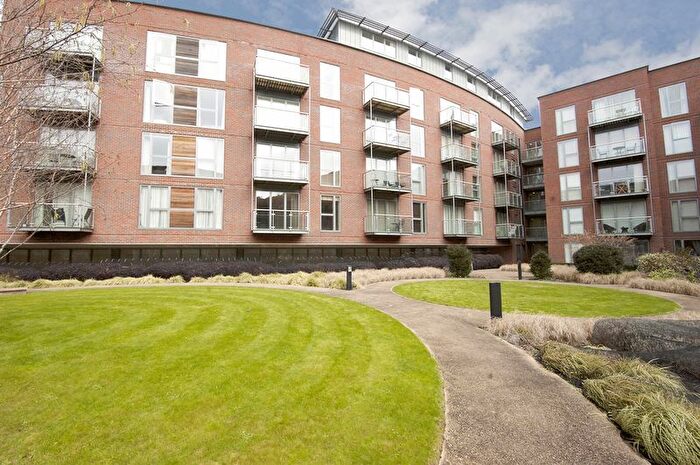 1 Bedroom Flat To Rent In The Heart, Walton-On-Thames, KT12