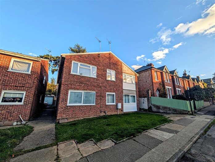 2 Bedroom Maisonette To Rent In Sussex Road, Colchester, CO3