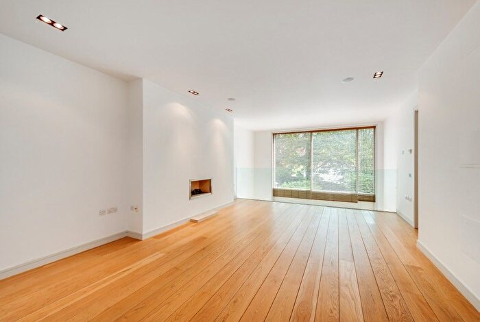 4 Bedroom Property To Rent In Oak Hill Park, Hampstead, NW3
