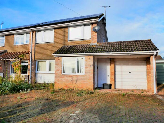 3 Bedroom Semi Detached House For Sale In Baydon Grove, Calne, SN11