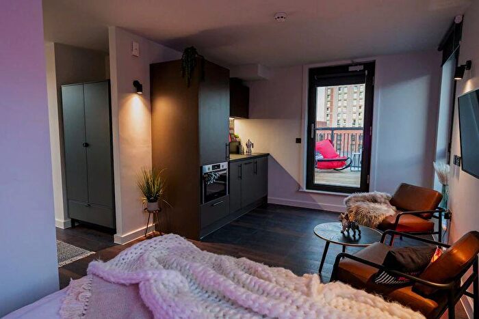 Apartment To Rent In Steel City Lofts, Sheffield, S1