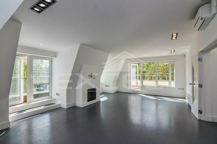 2 Bedroom Penthouse To Rent In Charlton Court, Broughton Avenue, Finchley, N3