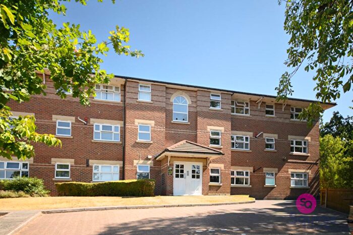 2 Bedroom Flat For Sale In Rickard Close, London, NW4