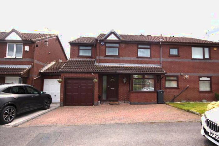 4 Bedroom Semi-Detached House For Sale In Convent Close, Aughton, Ormskirk, L39