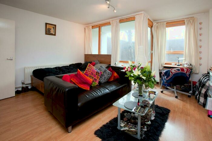 Apartment To Rent In Plender Street, Camden, London, NW1