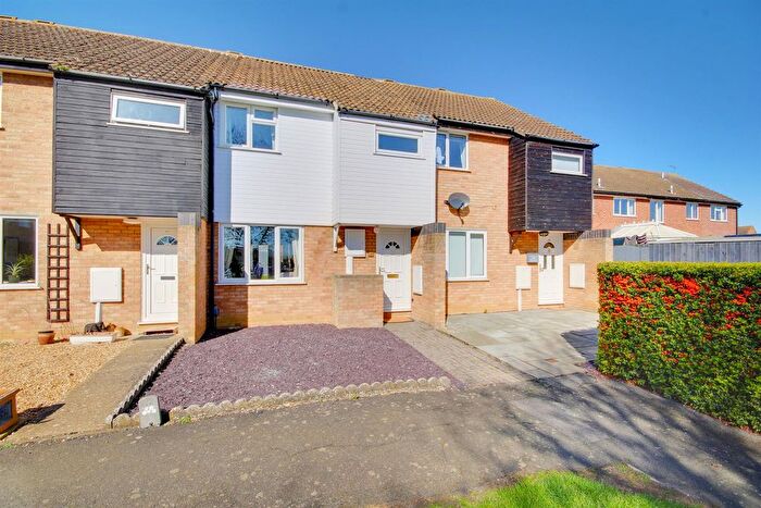 3 Bedroom Terraced House For Sale In Edinburgh Drive, St. Ives, PE27