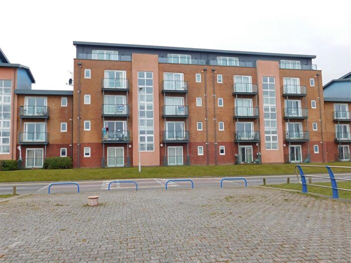 2 Bedroom Flat To Rent In Pentre Doc Y Gogledd, Llanelli, SA15