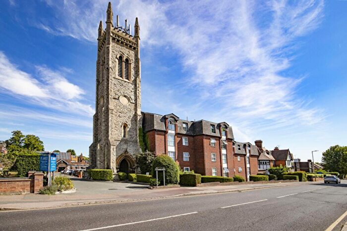 2 Bedroom Flat For Sale In Palmerston Road, Buckhurst Hill, IG9