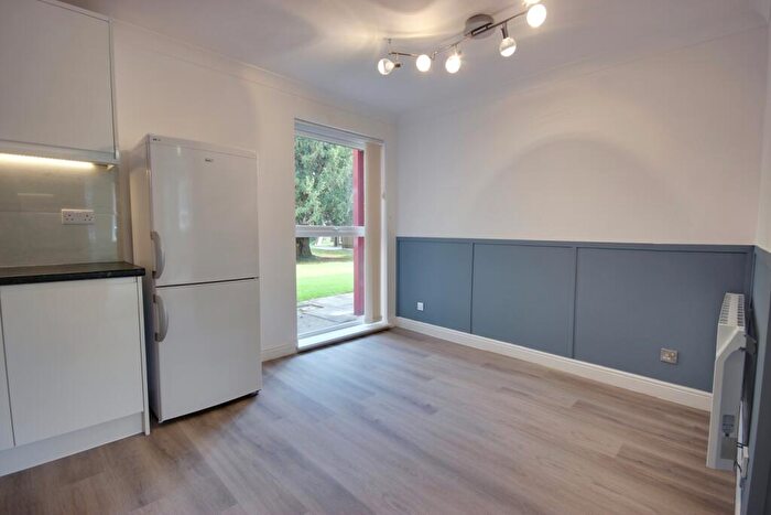 2 Bedroom Apartment To Rent In Old Manor Lawns, Long Lane, Beverley, HU17